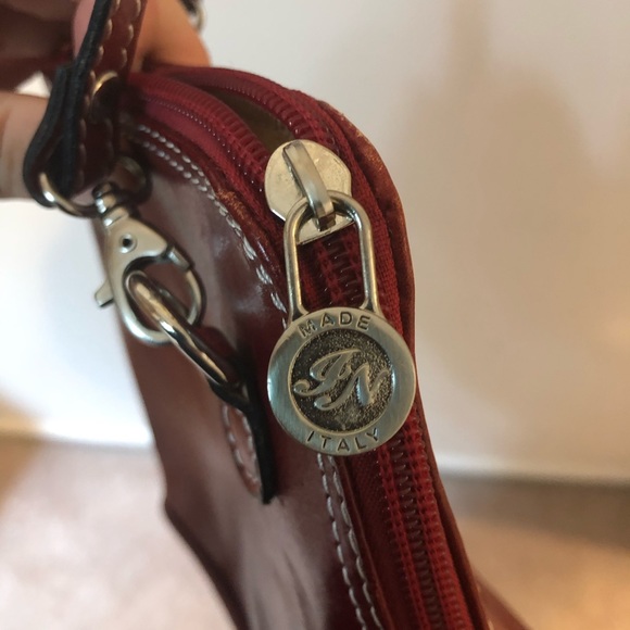 NWOT RED ITALIAN LEATHER CROSS BODY BAG - Picture 4 of 4